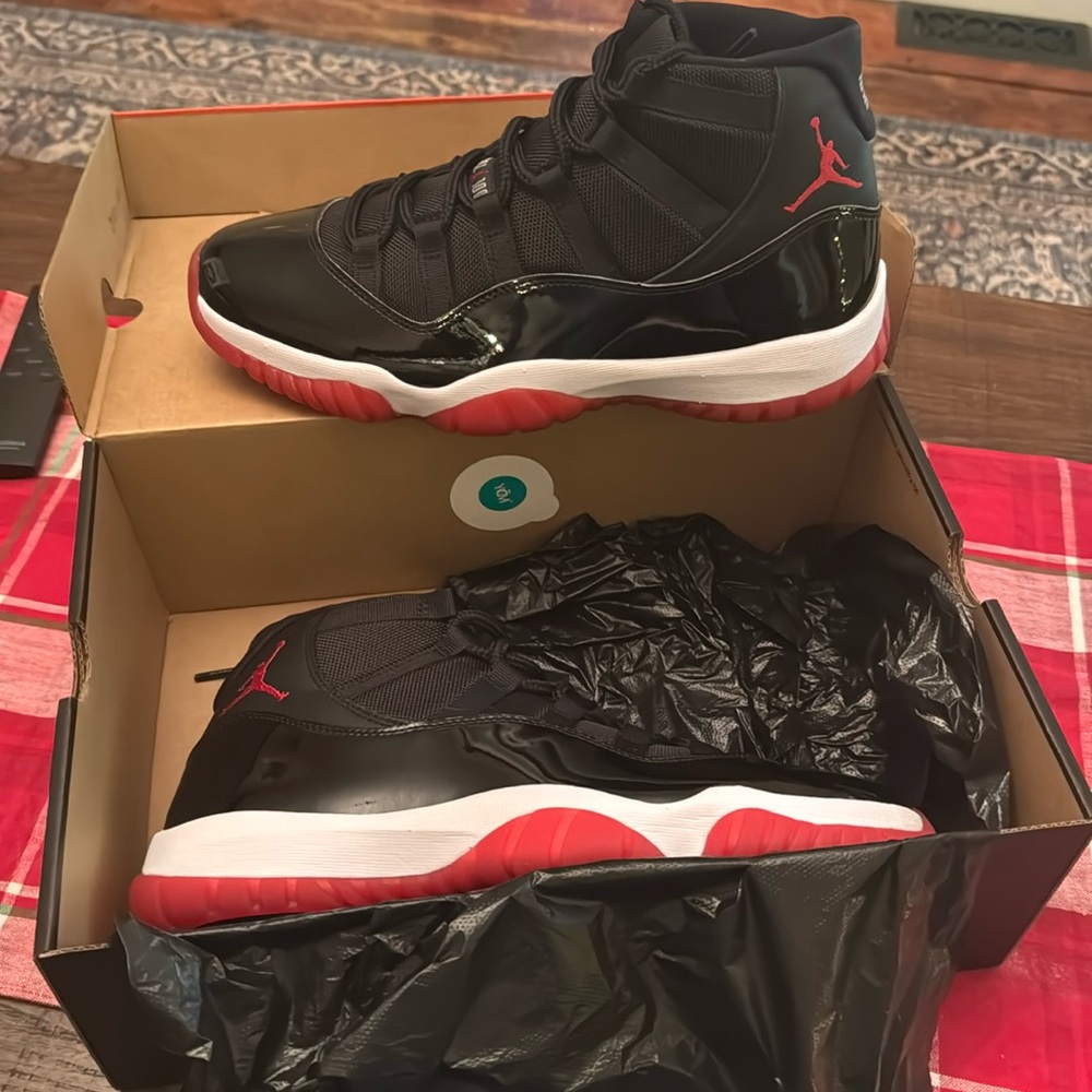Jordan 11 Bred Men’s Size 11
